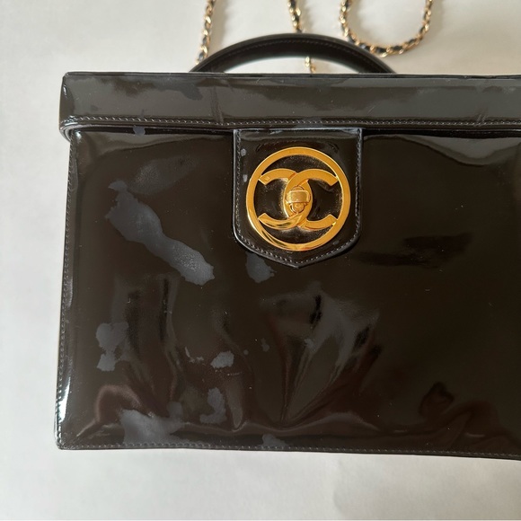 CHANEL // 1990s vanity patent case - Picture 2 of 2